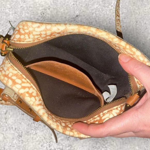 Madewell The Transport Camera
Bag Animal Spot Calf Hair Toffee - Picture 9 of 13